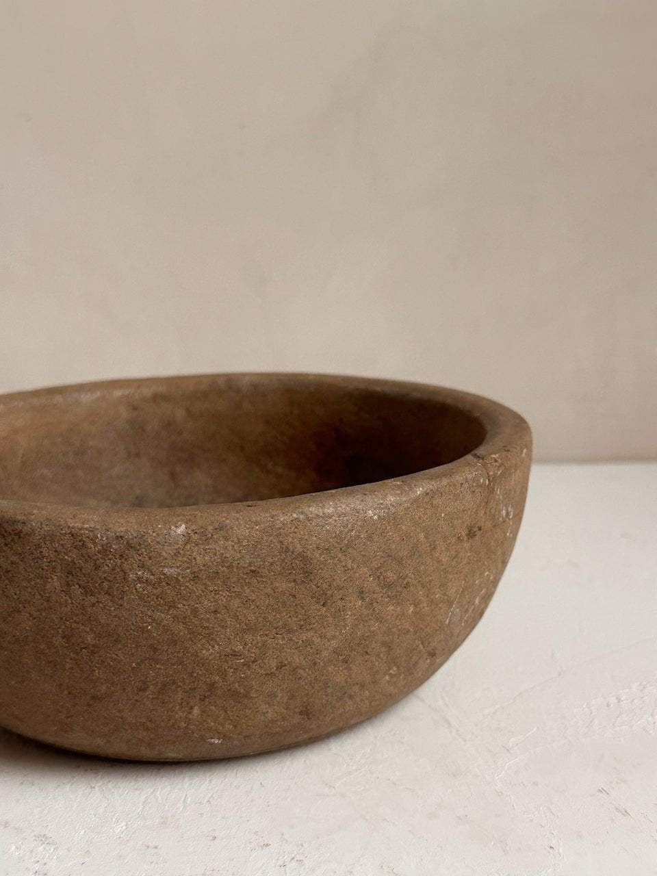 The Corner - Antique stone bowl N° 33 - Table & Kitchenware