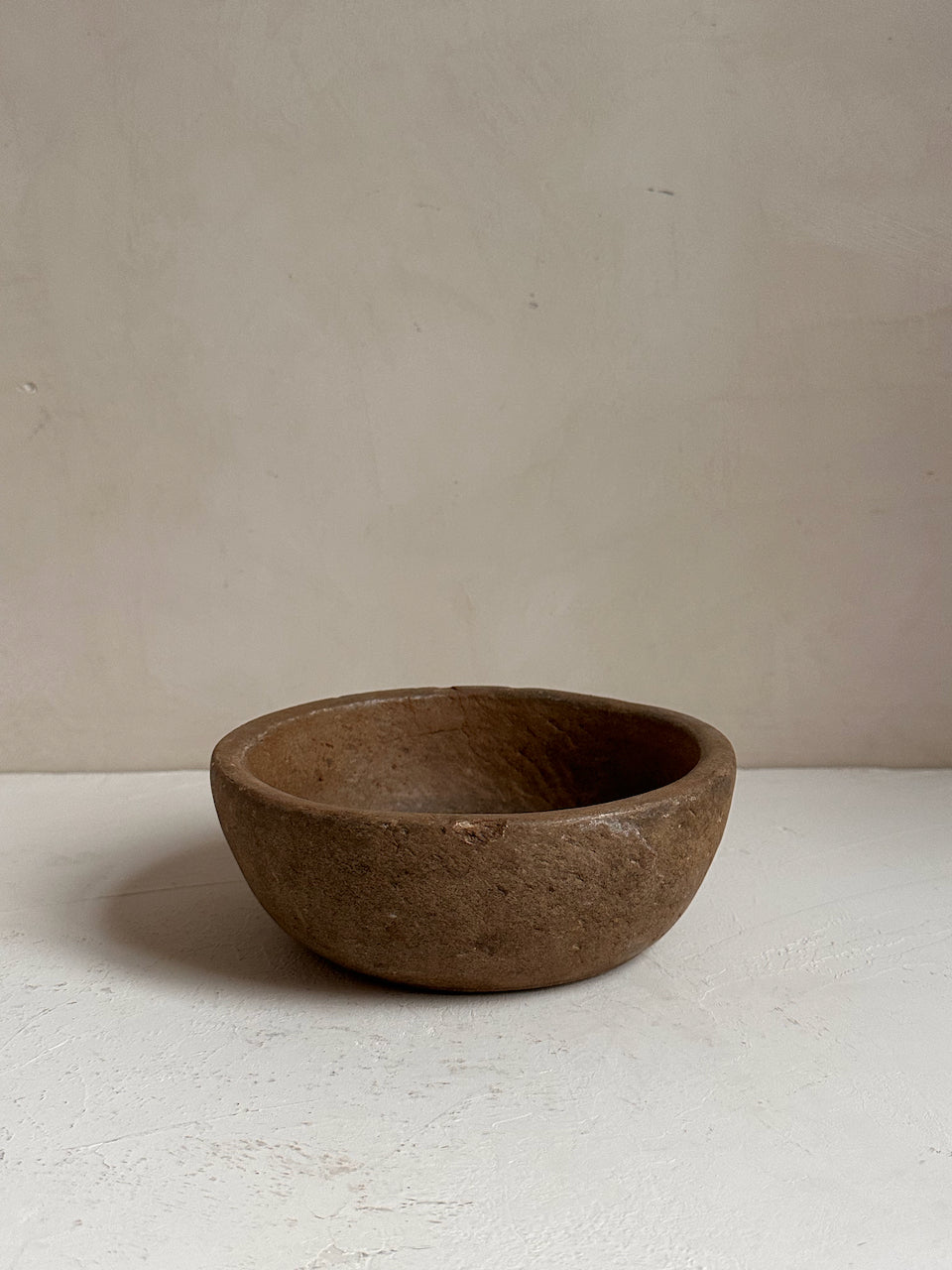 The Corner - Antique stone bowl N° 33 - Table & Kitchenware