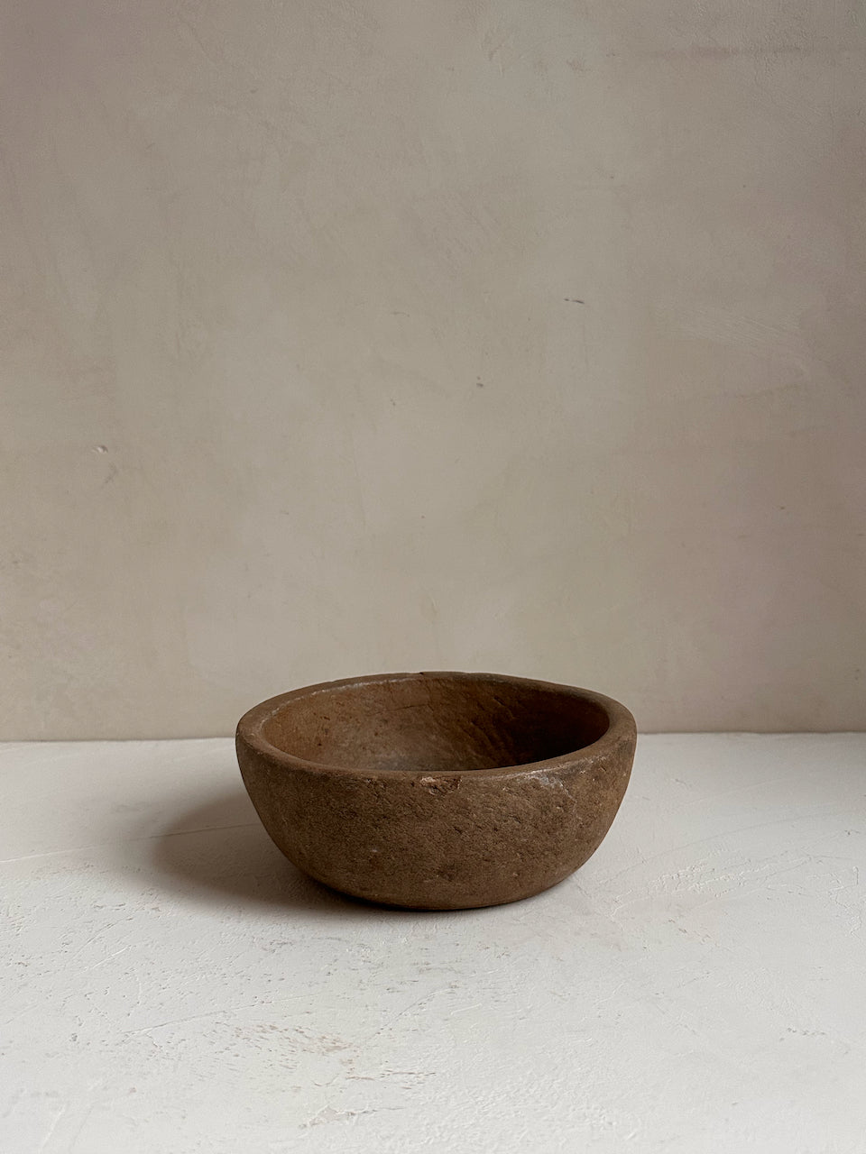 The Corner - Antique stone bowl N° 33 - Table & Kitchenware