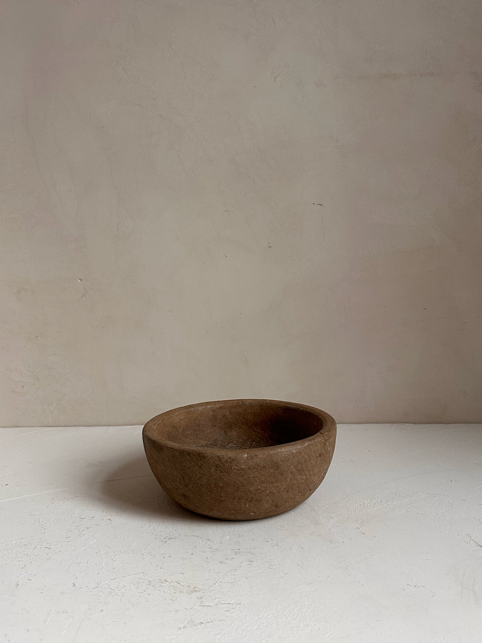 The Corner - Antique stone bowl N° 33 - Table & Kitchenware