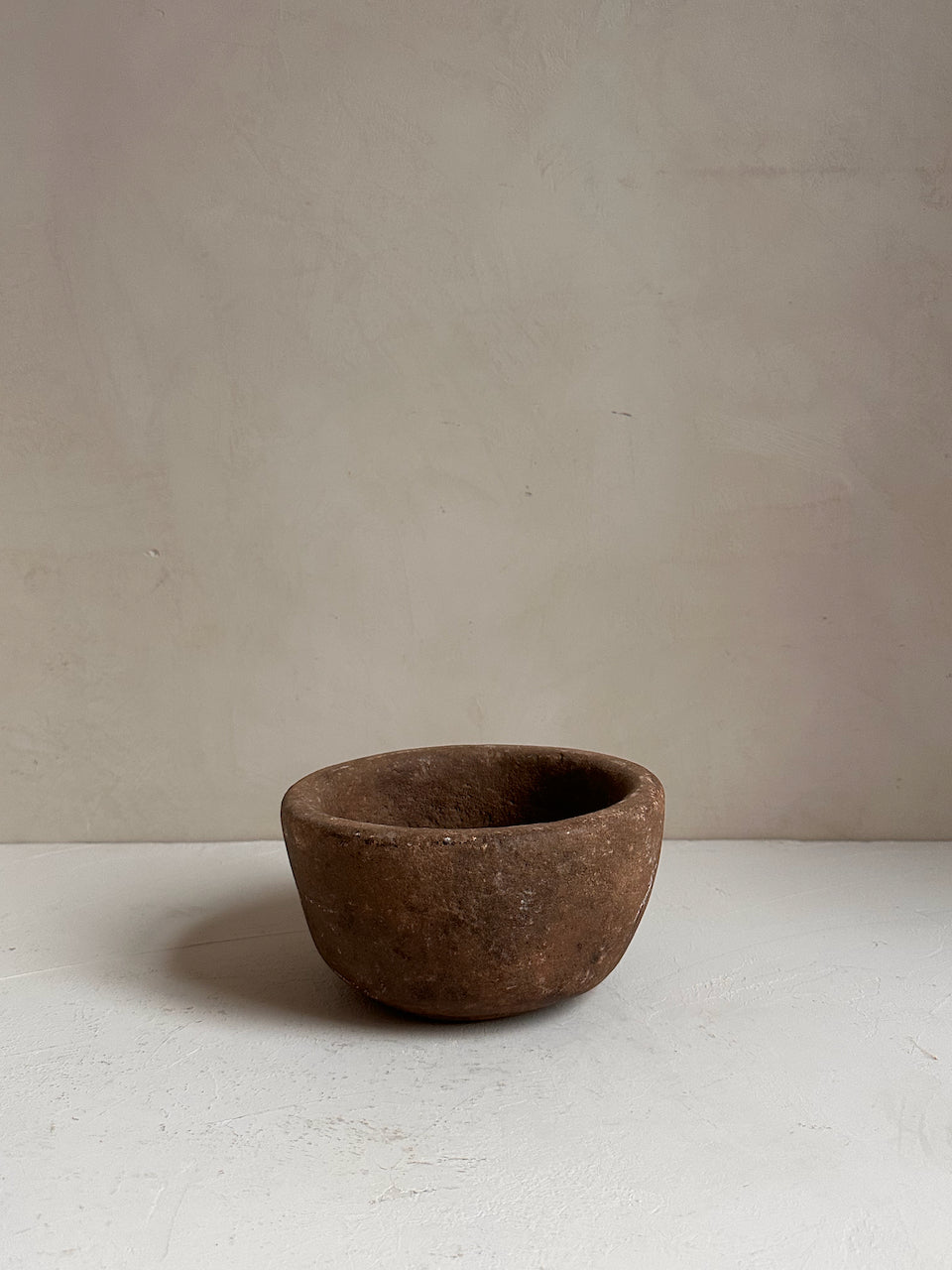 The Corner - Antique stone bowl N° 34 - Table & Kitchenware