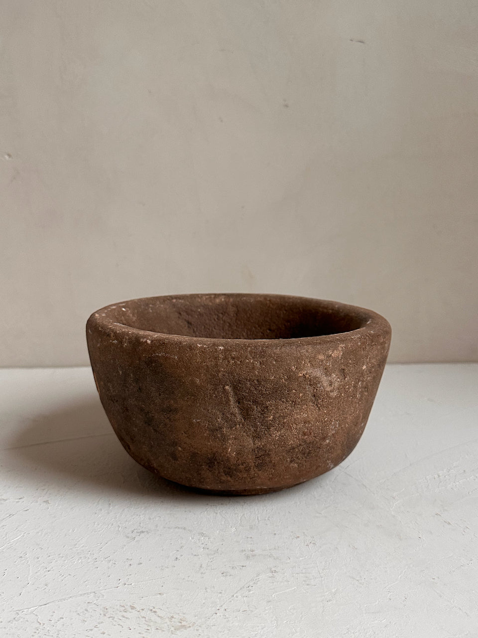 The Corner - Antique stone bowl N° 34 - Table & Kitchenware