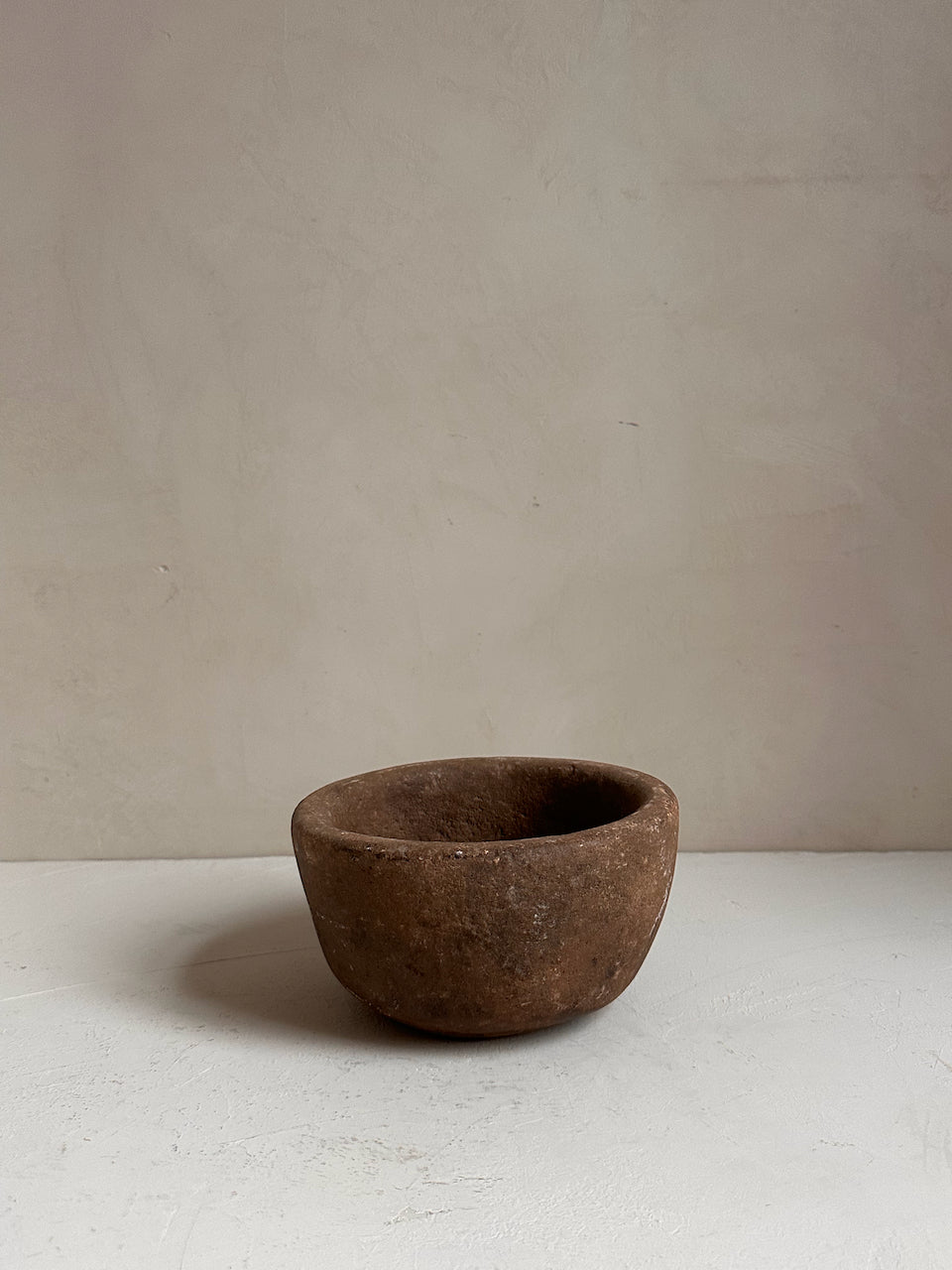 The Corner - Antique stone bowl N° 34 - Table & Kitchenware