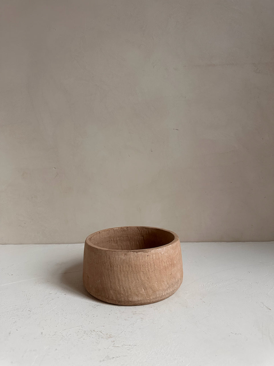 The Corner - Antique stone bowl N° 35 - Table & Kitchenware