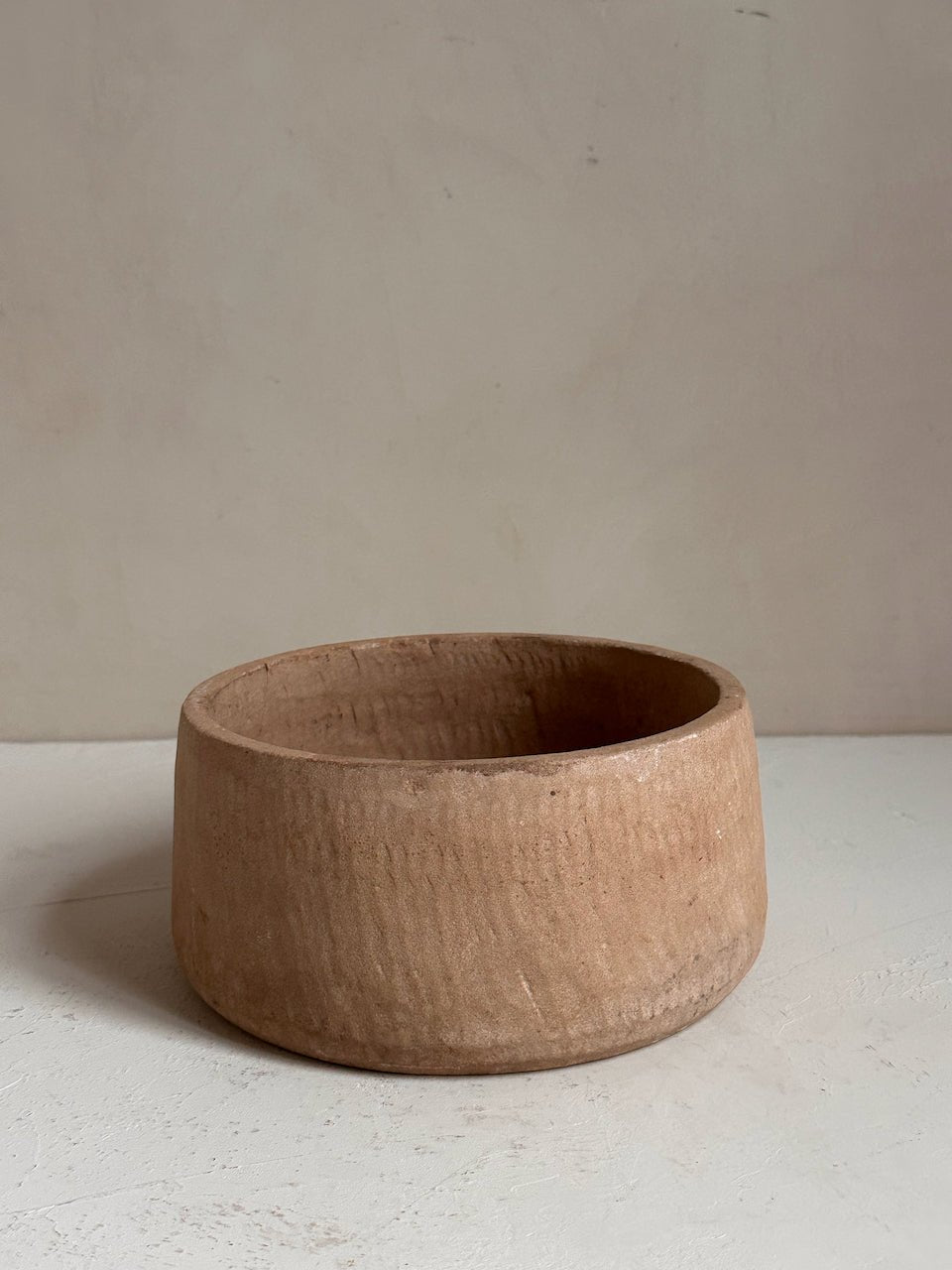 The Corner - Antique stone bowl N° 35 - Table & Kitchenware