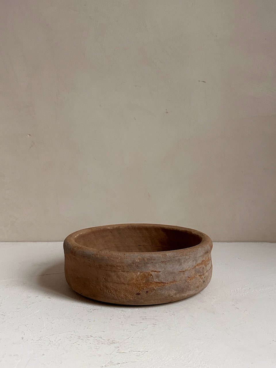 The Corner - Antique stone bowl N° 36 - Table & Kitchenware