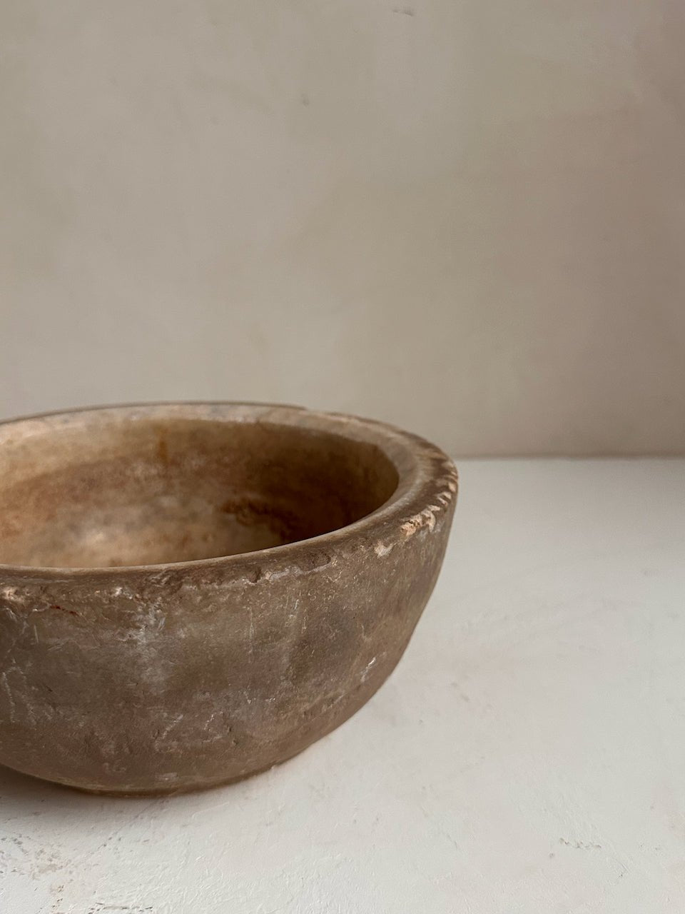 The Corner - Antique stone bowl N° 37 - Table & Kitchenware