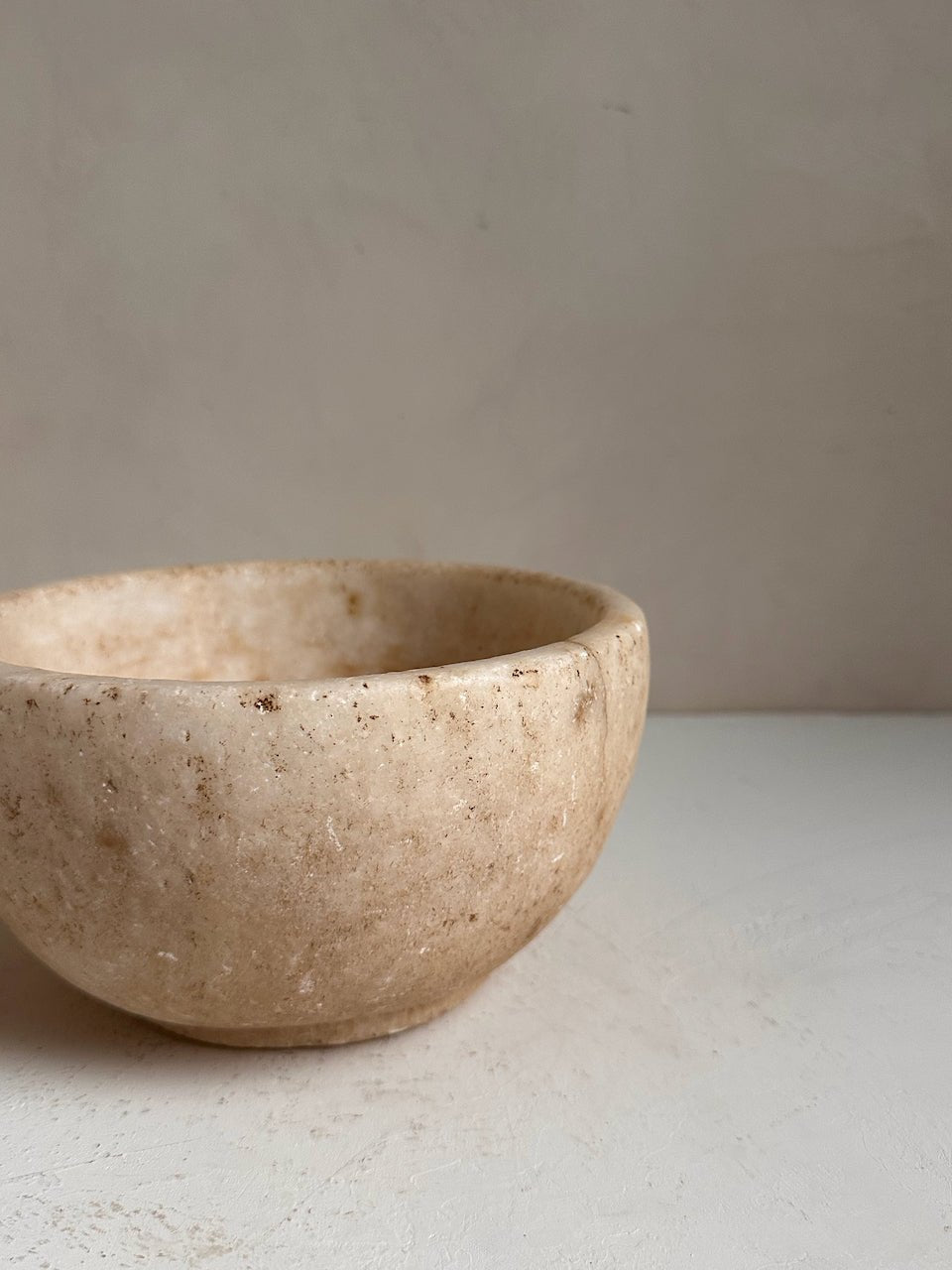 The Corner - Antique stone bowl N° 38 - Table & Kitchenware