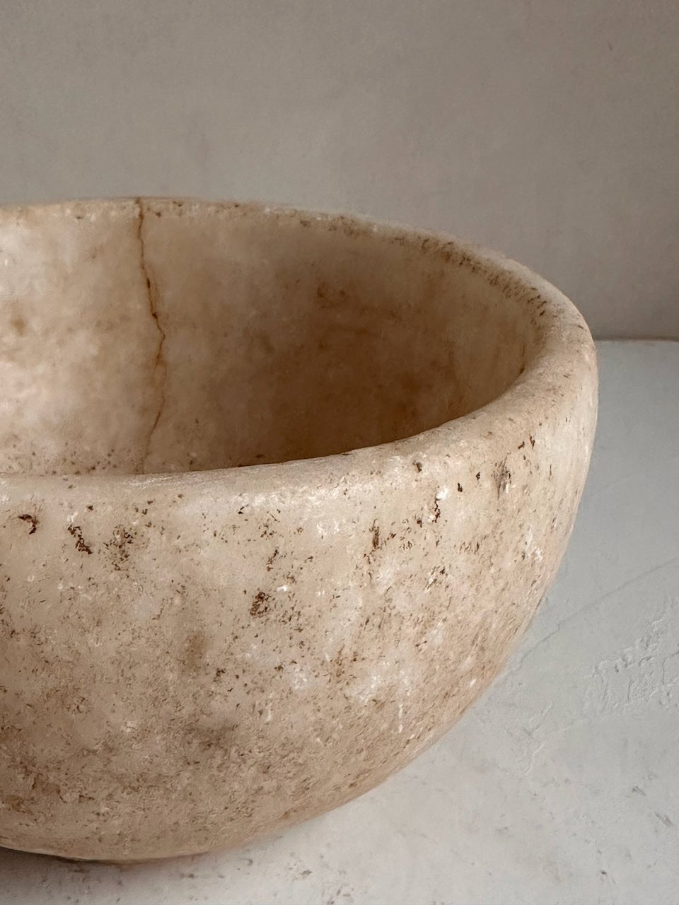 The Corner - Antique stone bowl N° 38 - Table & Kitchenware