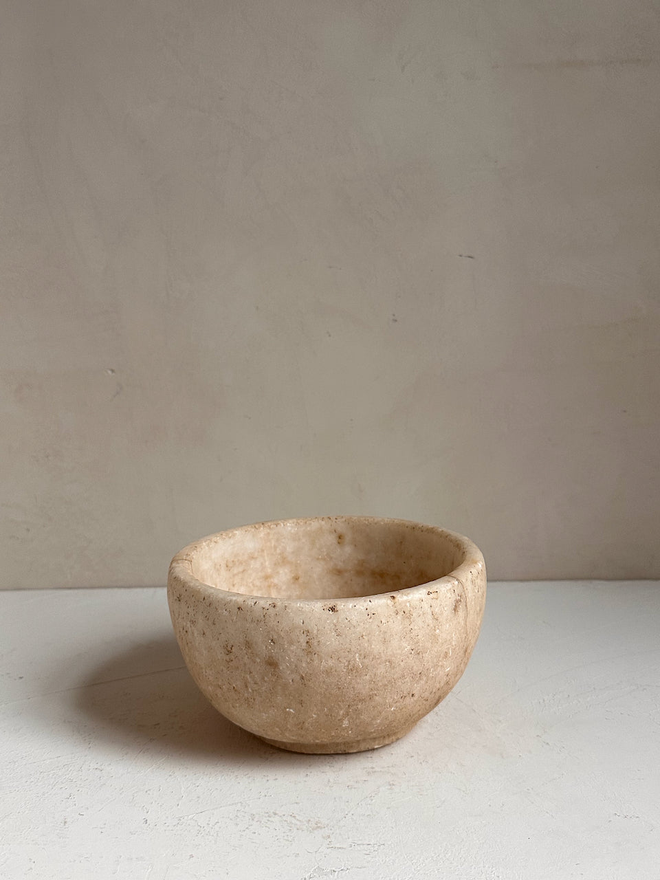 The Corner - Antique stone bowl N° 38 - Table & Kitchenware