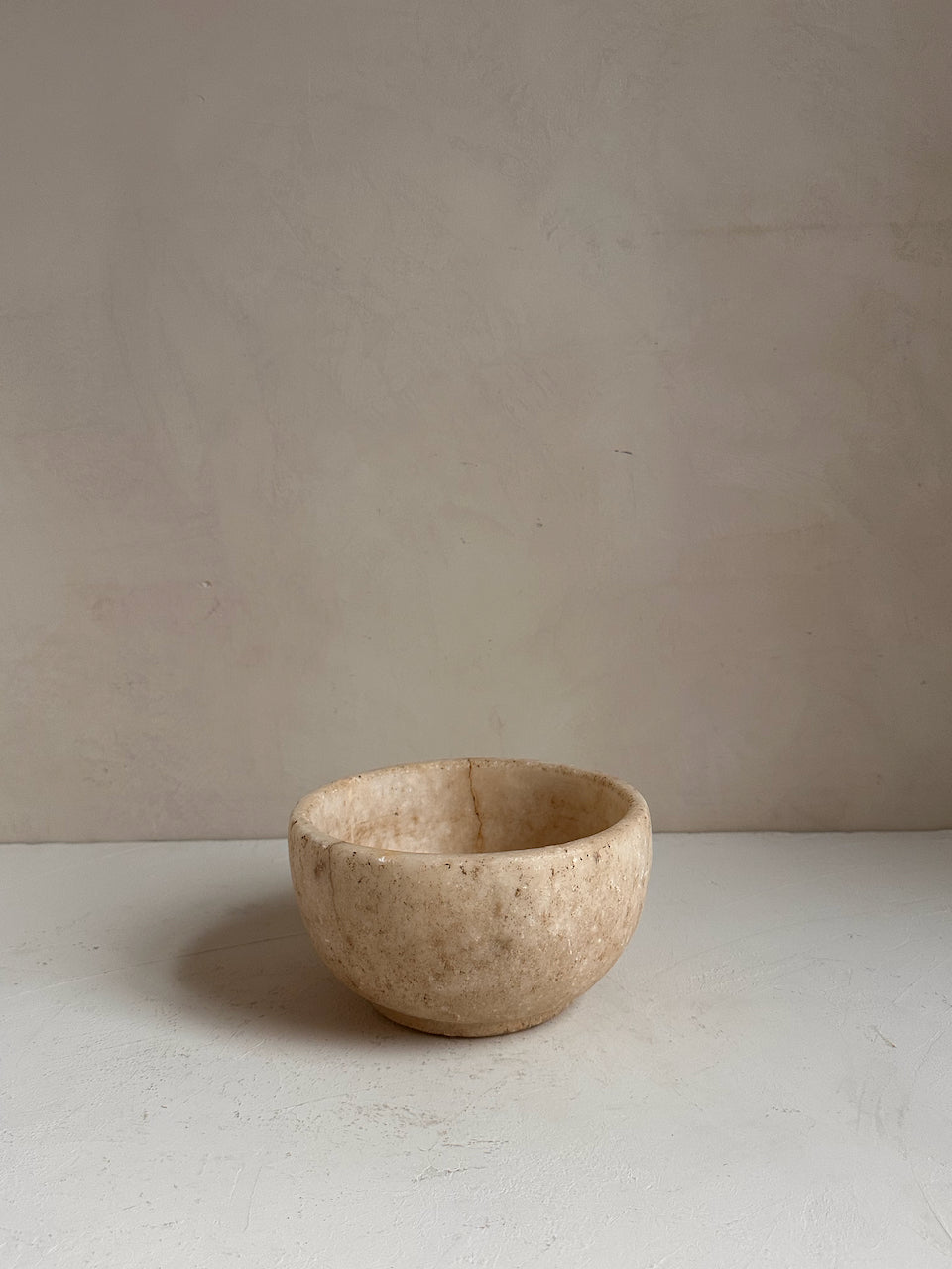 The Corner - Antique stone bowl N° 38 - Table & Kitchenware