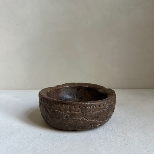 The Corner - Antique stone bowl N° 4 - Table & Kitchenware