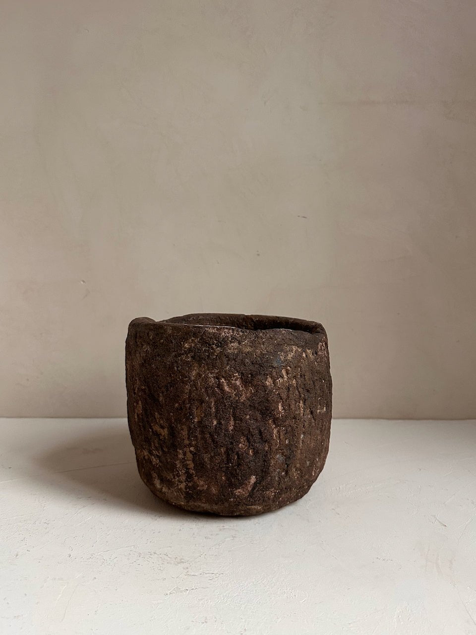 The Corner - Antique stone bowl N° 42 - Table & Kitchenware