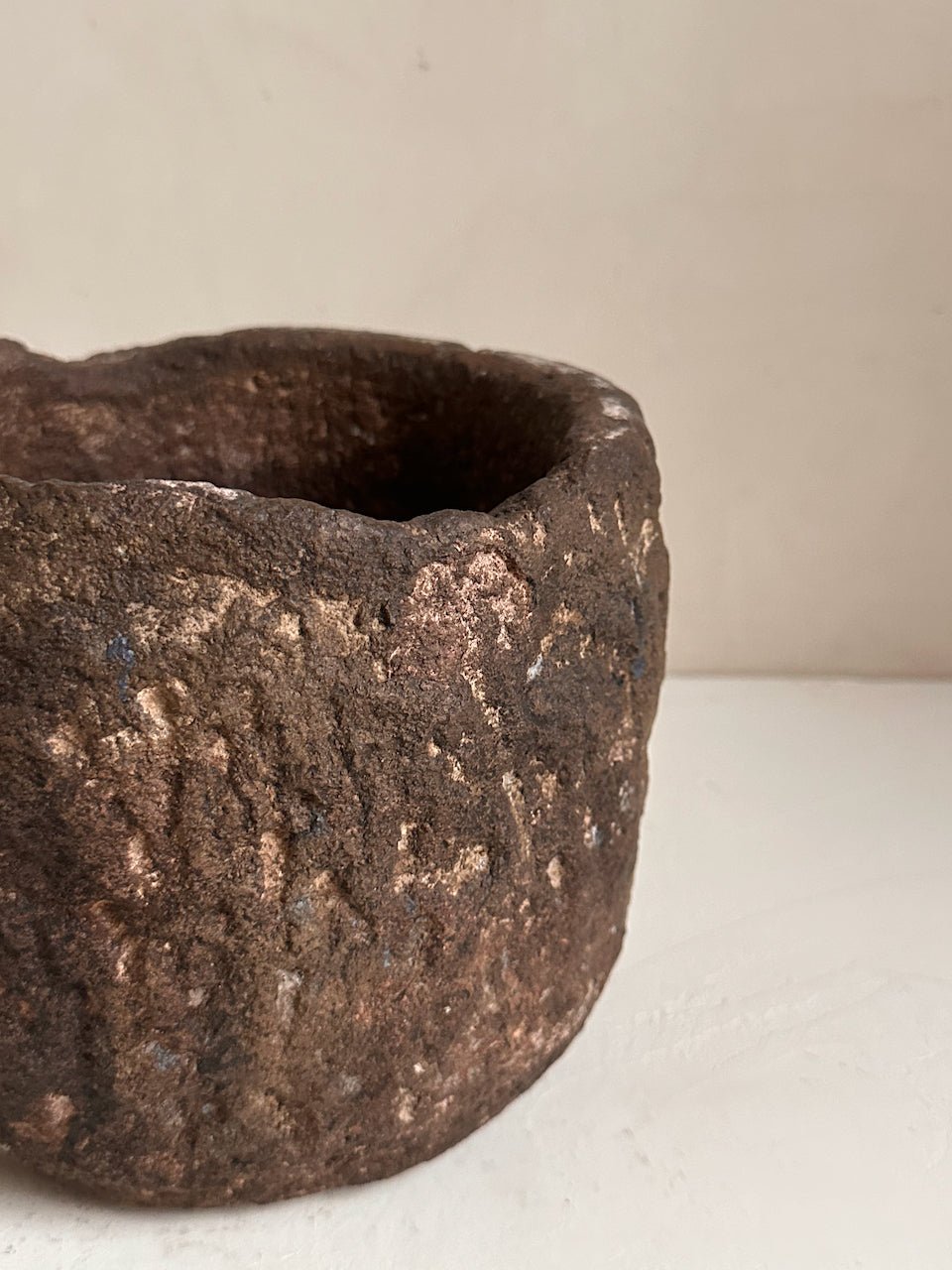 The Corner - Antique stone bowl N° 42 - Table & Kitchenware