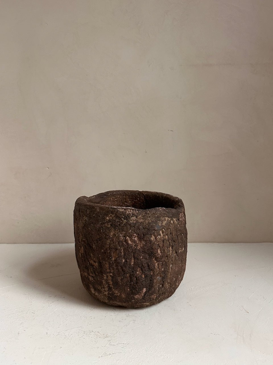 The Corner - Antique stone bowl N° 42 - Table & Kitchenware