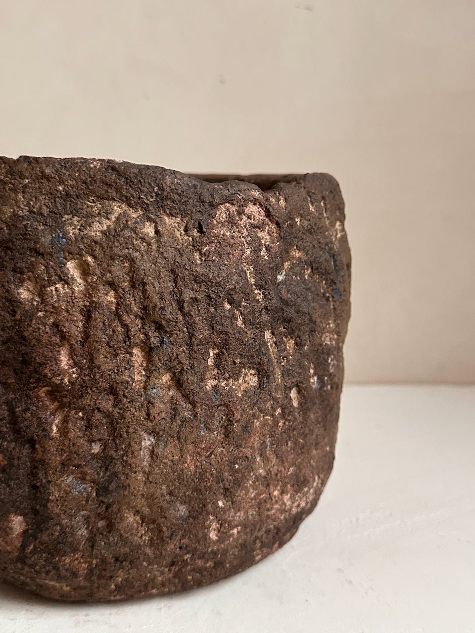 The Corner - Antique stone bowl N° 42 - Table & Kitchenware