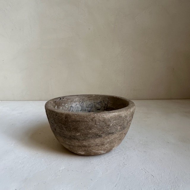 The Corner - Antique stone bowl N° 6 - Table & Kitchenware