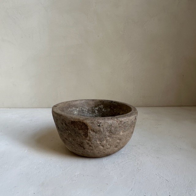 The Corner - Antique stone bowl N° 6 - Table & Kitchenware