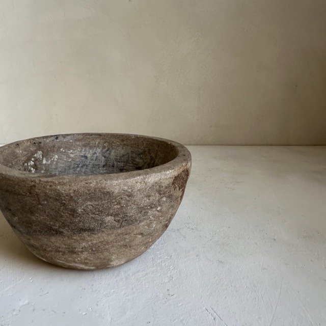 The Corner - Antique stone bowl N° 6 - Table & Kitchenware