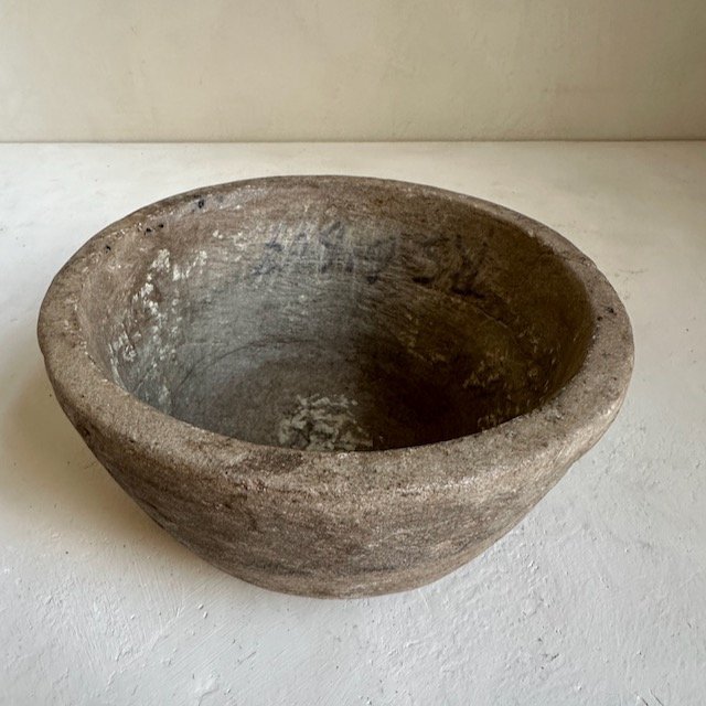 The Corner - Antique stone bowl N° 6 - Table & Kitchenware