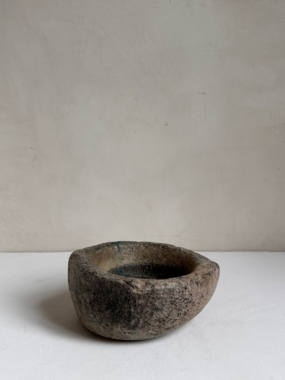 The Corner - Antique stone mortar N° 16 - Table & Kitchenware