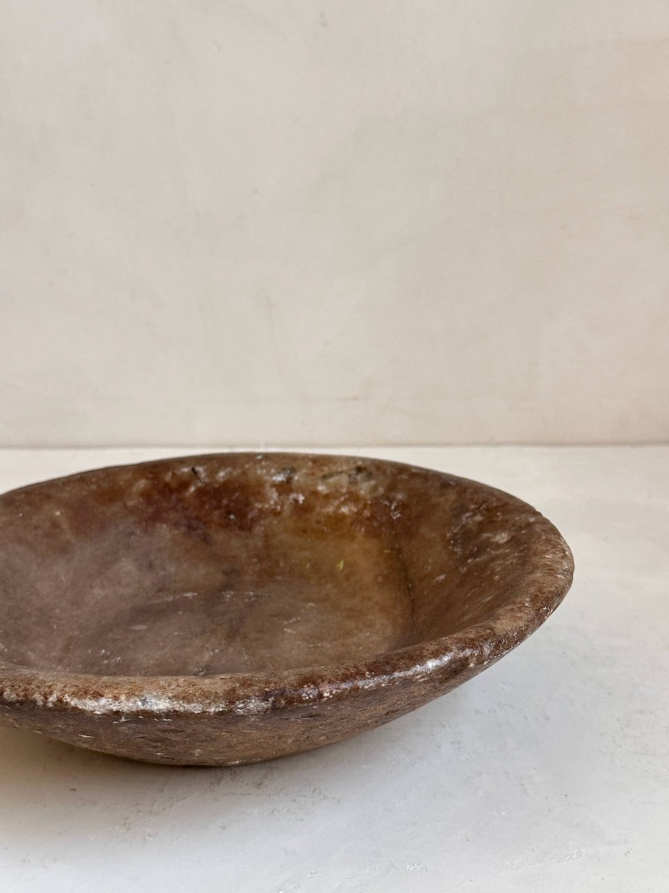 The Corner - Antique Stone plate N° 28 - Table & Kitchenware