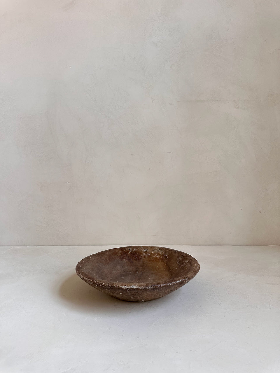 The Corner - Antique Stone plate N° 28 - Table & Kitchenware