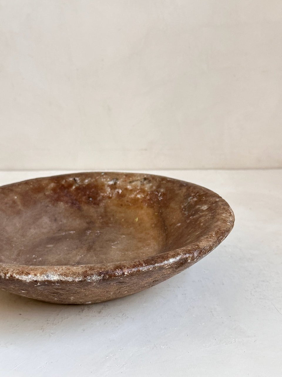 The Corner - Antique Stone plate N° 28 - Table & Kitchenware