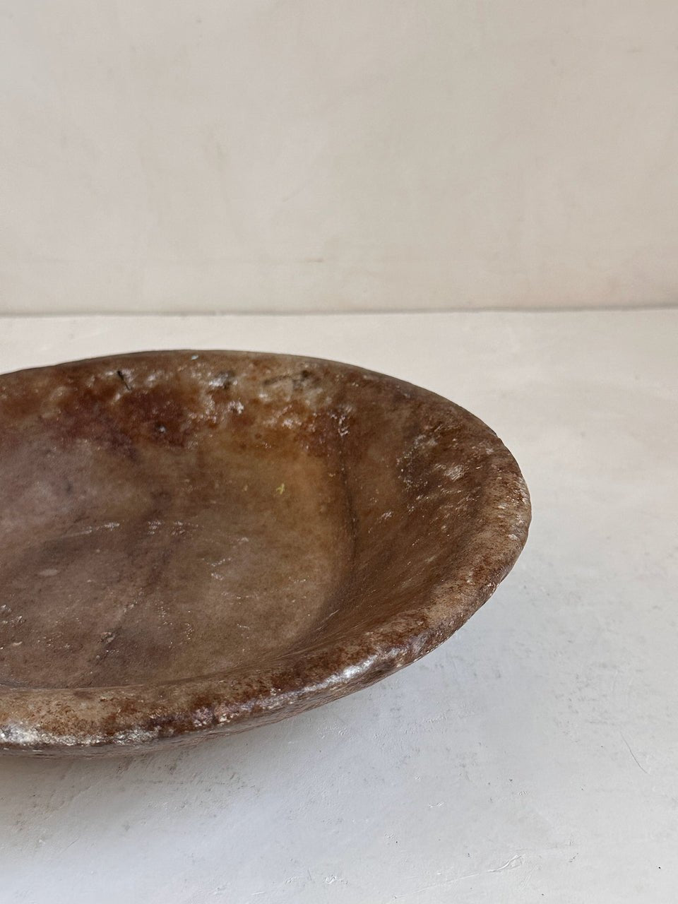 The Corner - Antique Stone plate N° 28 - Table & Kitchenware