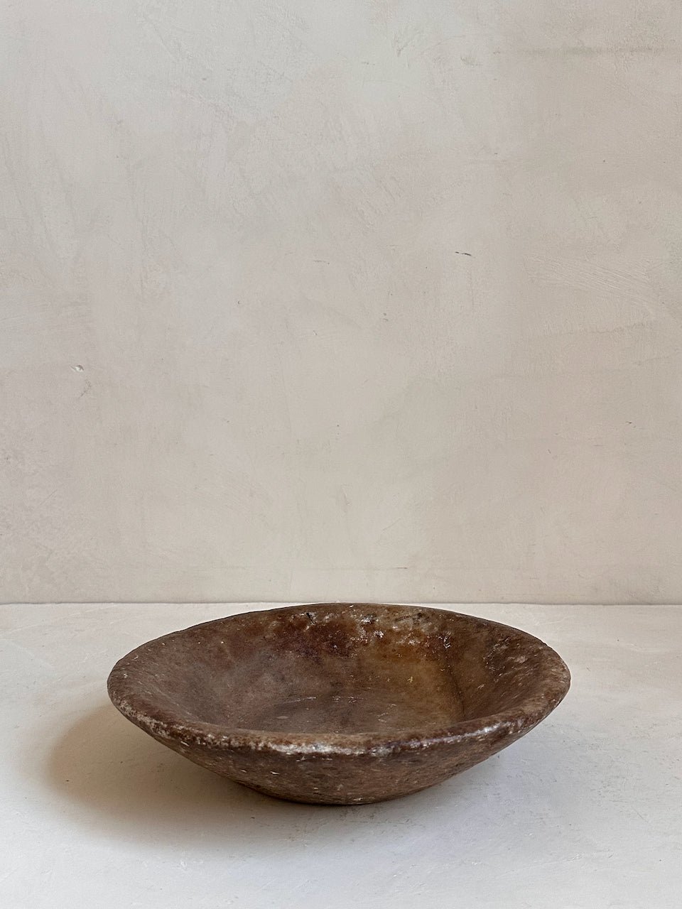 The Corner - Antique Stone plate N° 28 - Table & Kitchenware