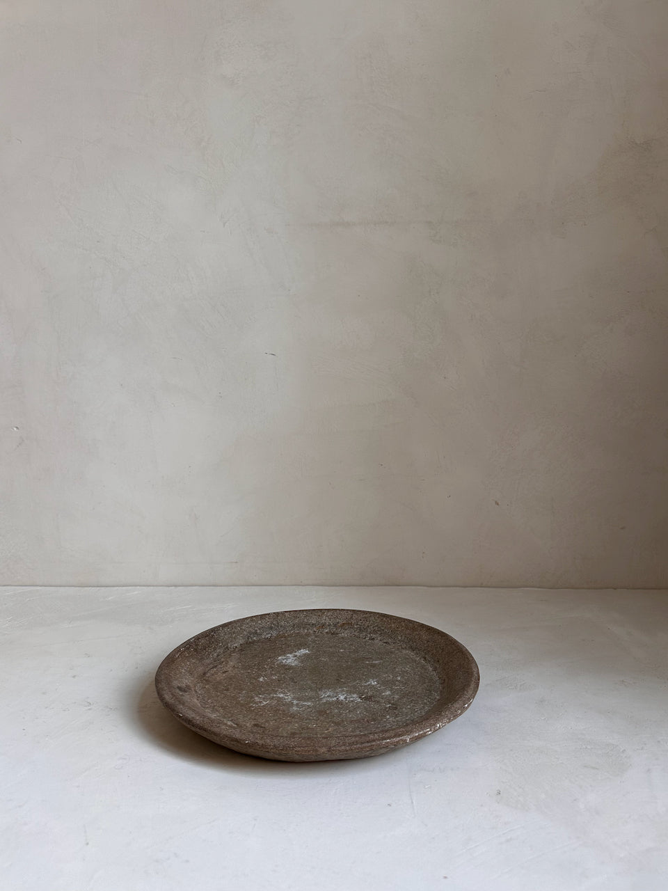 The Corner - Antique stone plate N° 29A - Table & Kitchenware