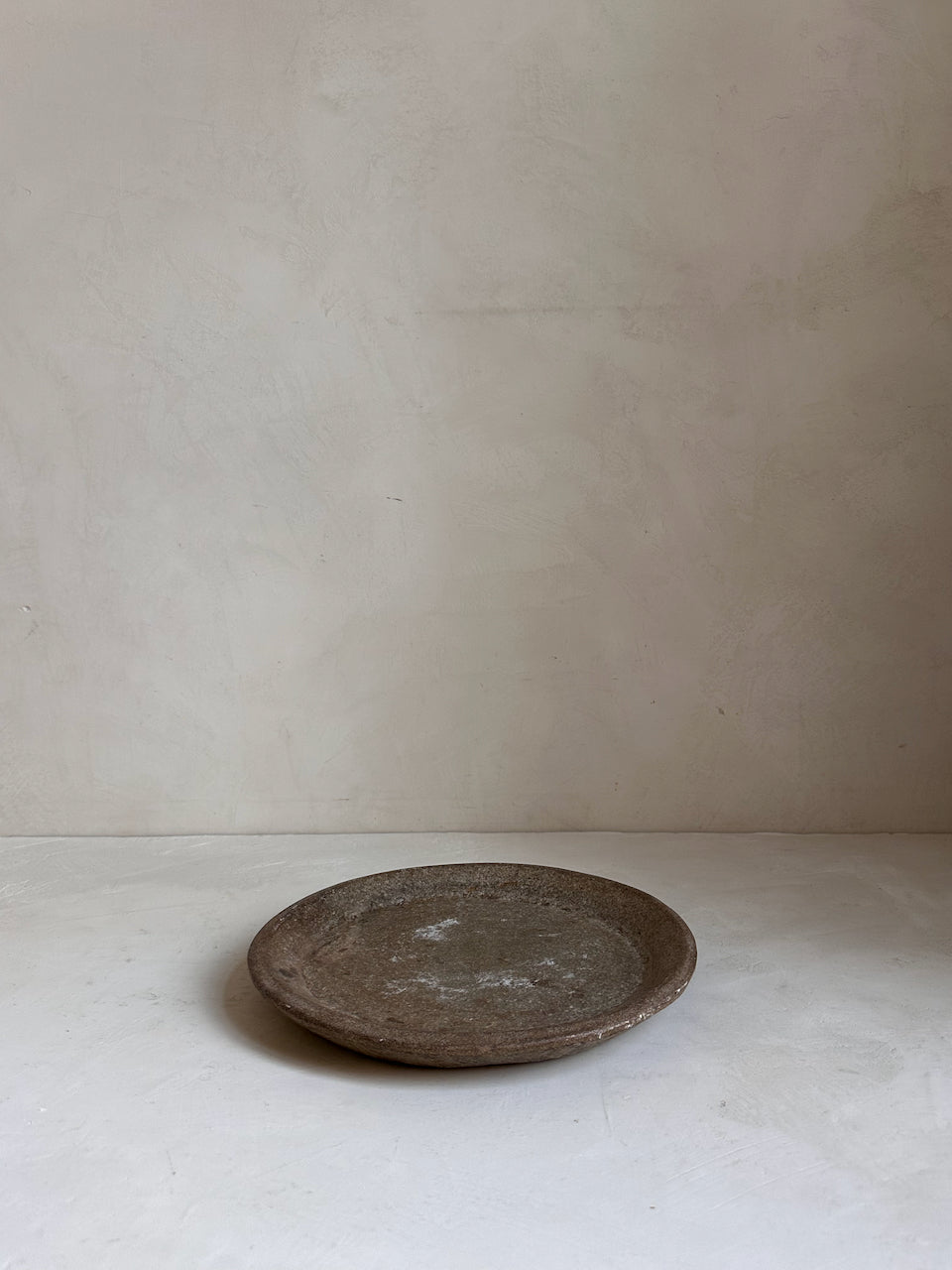 The Corner - Antique stone plate N° 29A - Table & Kitchenware
