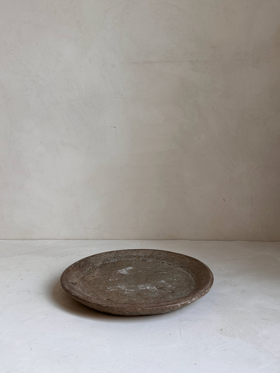 The Corner - Antique stone plate N° 29A - Table & Kitchenware