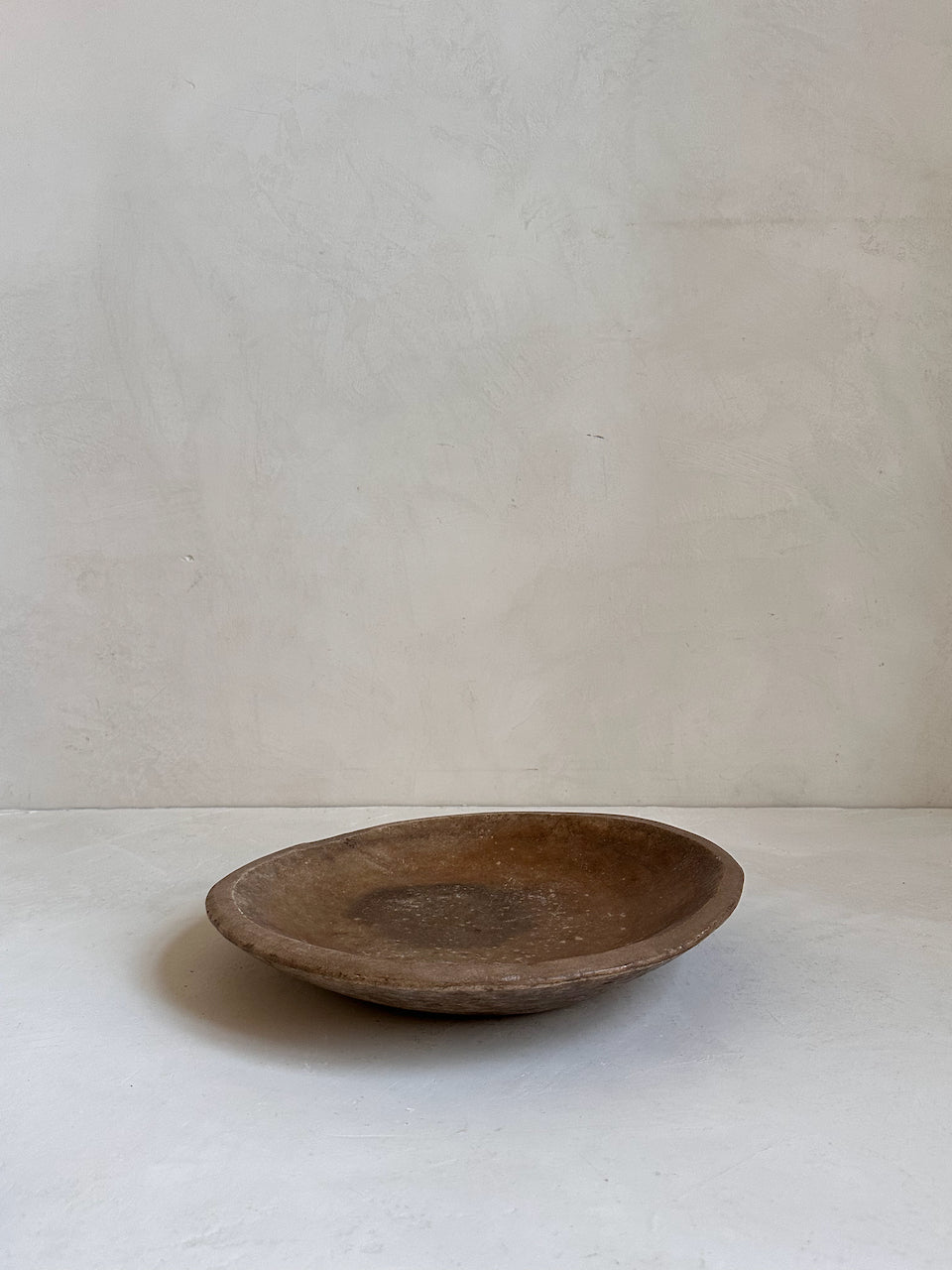 The Corner - Antique Stone plate N° 30 - Table & Kitchenware