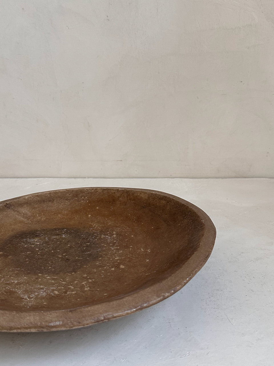 The Corner - Antique Stone plate N° 30 - Table & Kitchenware