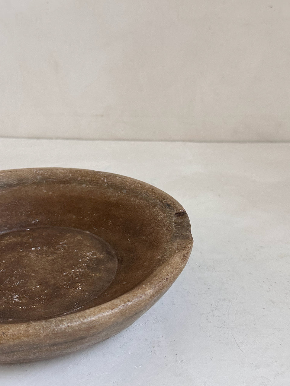 The Corner - Antique Stone plate N° 33 - Table & Kitchenware