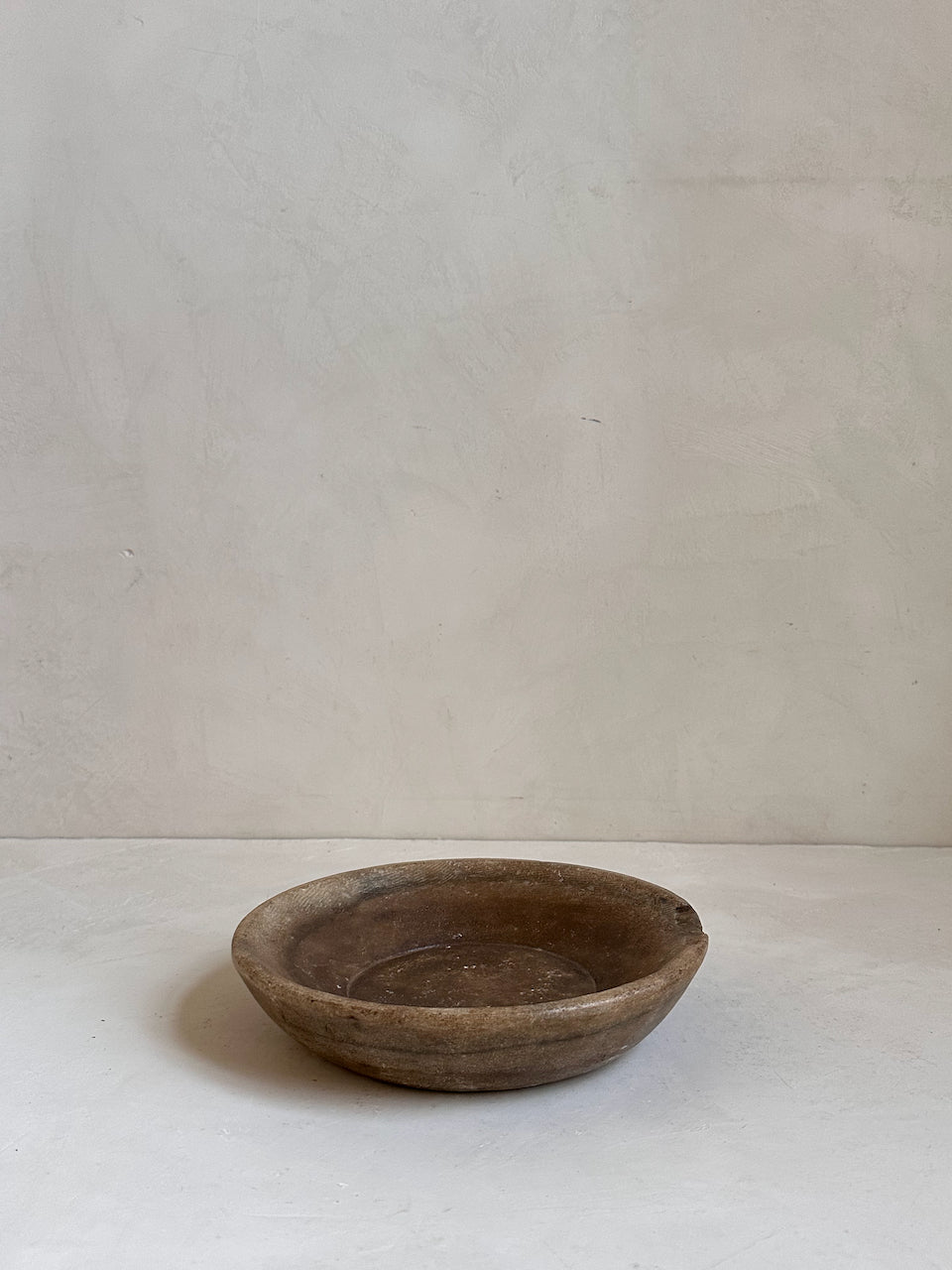The Corner - Antique Stone plate N° 33 - Table & Kitchenware