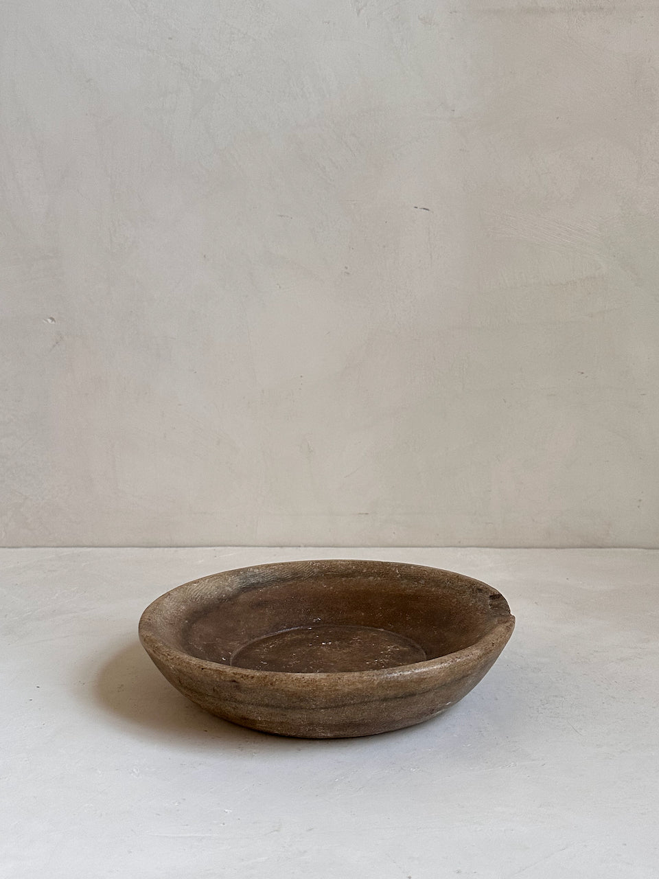 The Corner - Antique Stone plate N° 33 - Table & Kitchenware