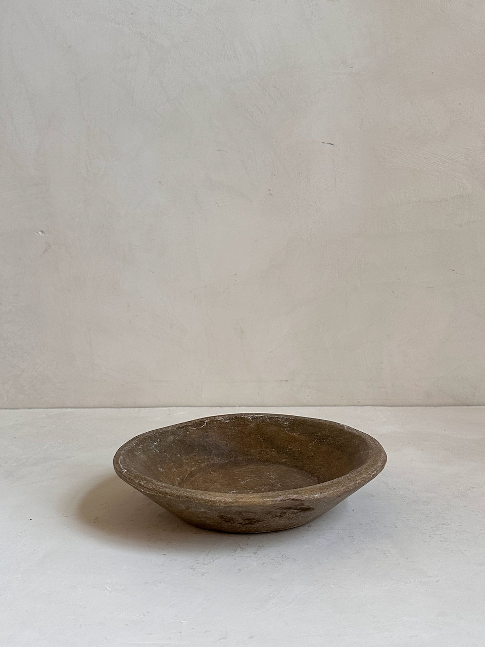 The Corner - Antique Stone plate N° 34 - Table & Kitchenware