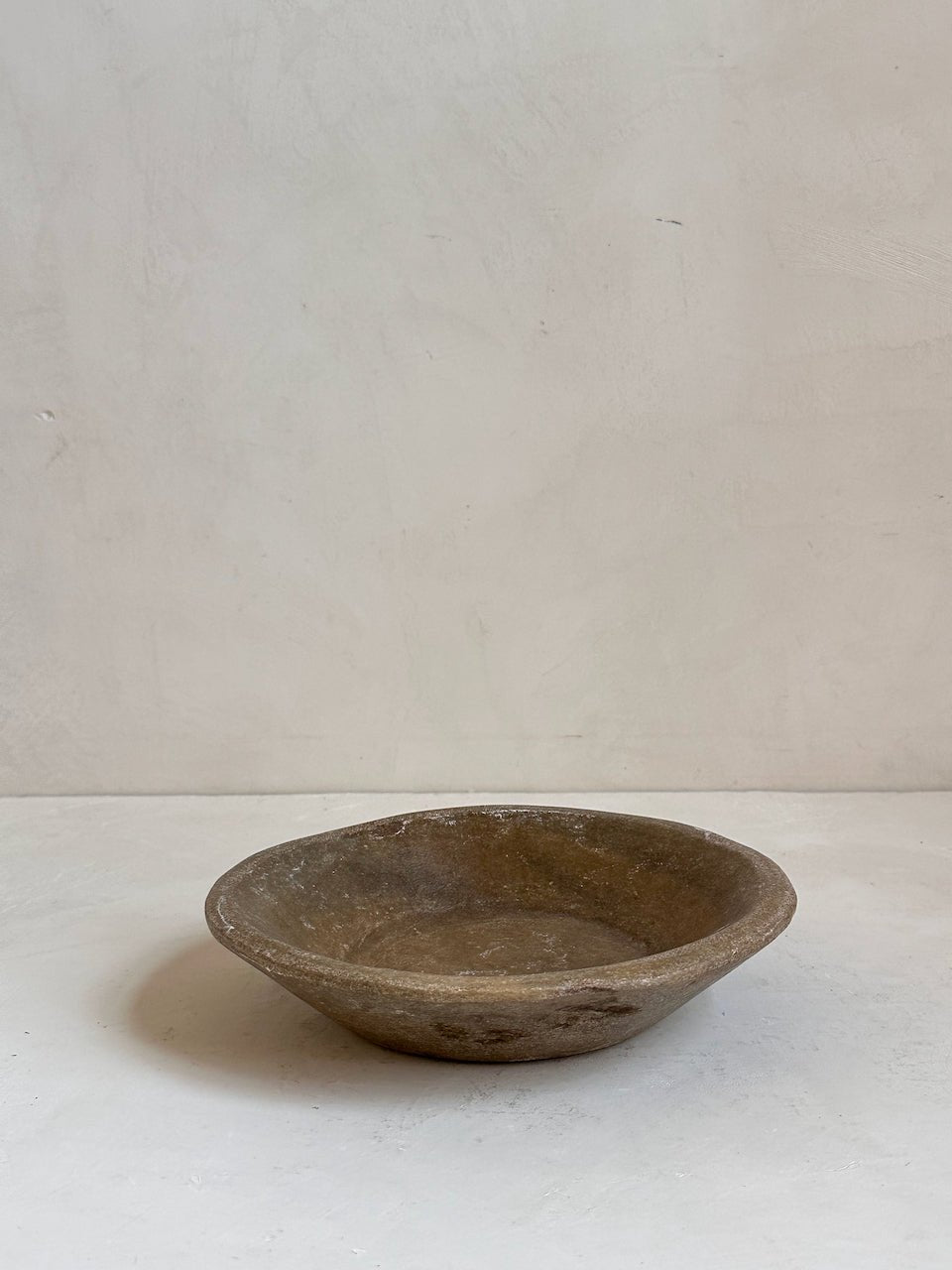 The Corner - Antique Stone plate N° 34 - Table & Kitchenware