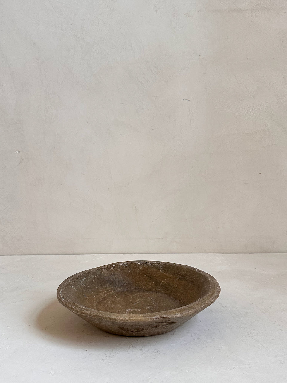 The Corner - Antique Stone plate N° 34 - Table & Kitchenware