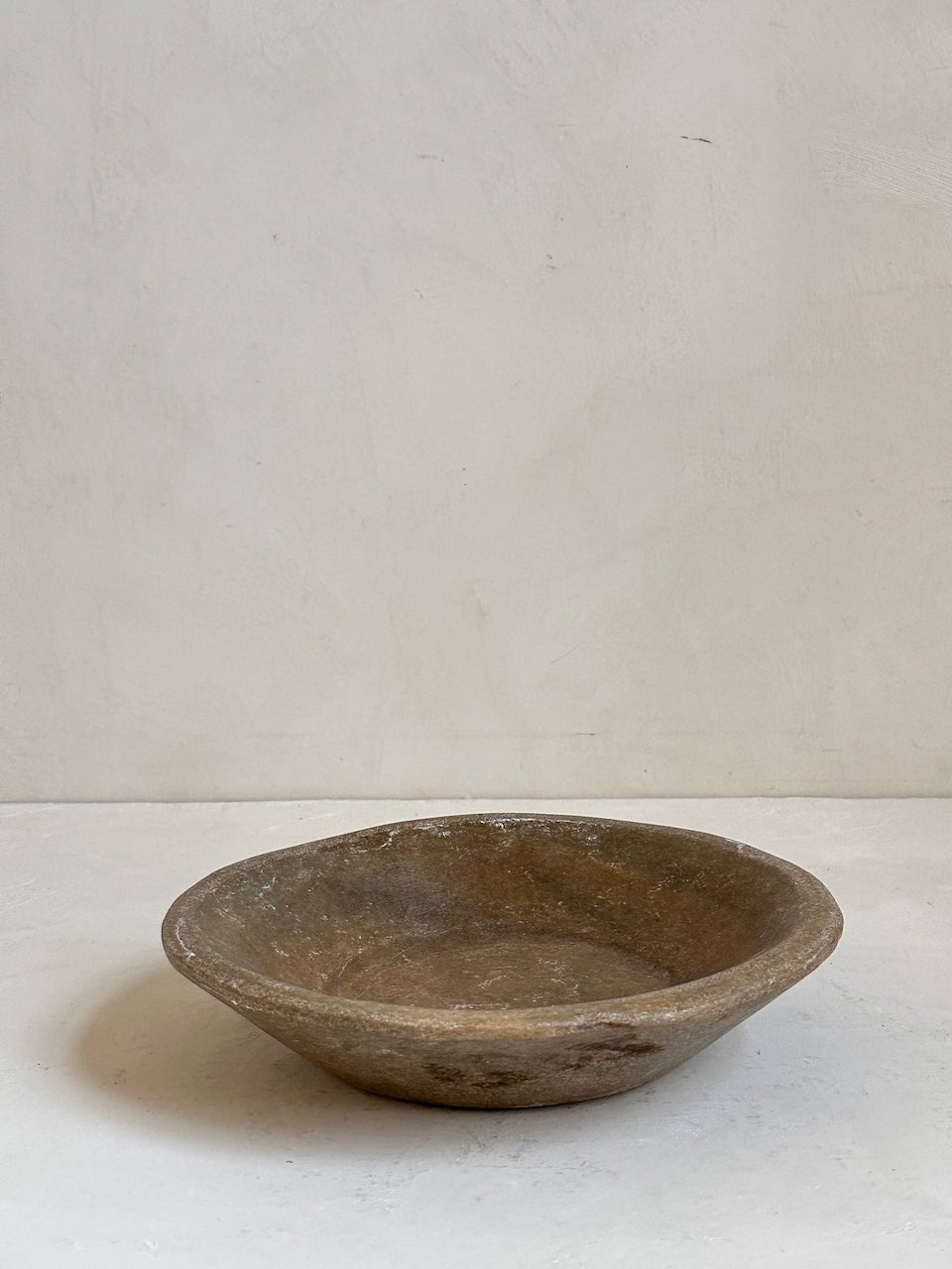 The Corner - Antique Stone plate N° 34 - Table & Kitchenware
