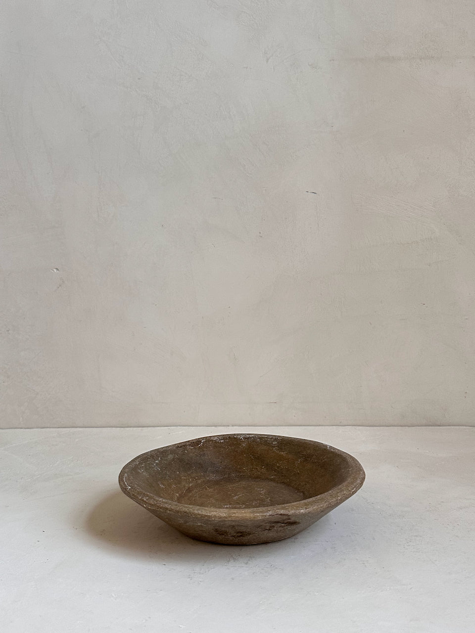 The Corner - Antique Stone plate N° 34 - Table & Kitchenware
