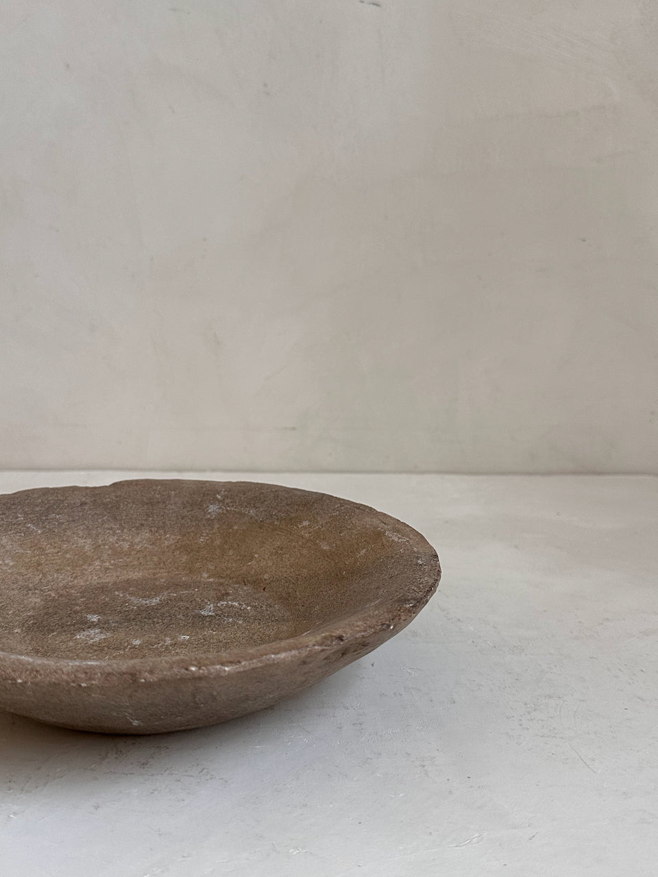 The Corner - Antique Stone plate N° 41 - Table & Kitchenware