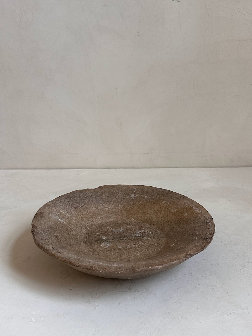 The Corner - Antique Stone plate N° 41 - Table & Kitchenware