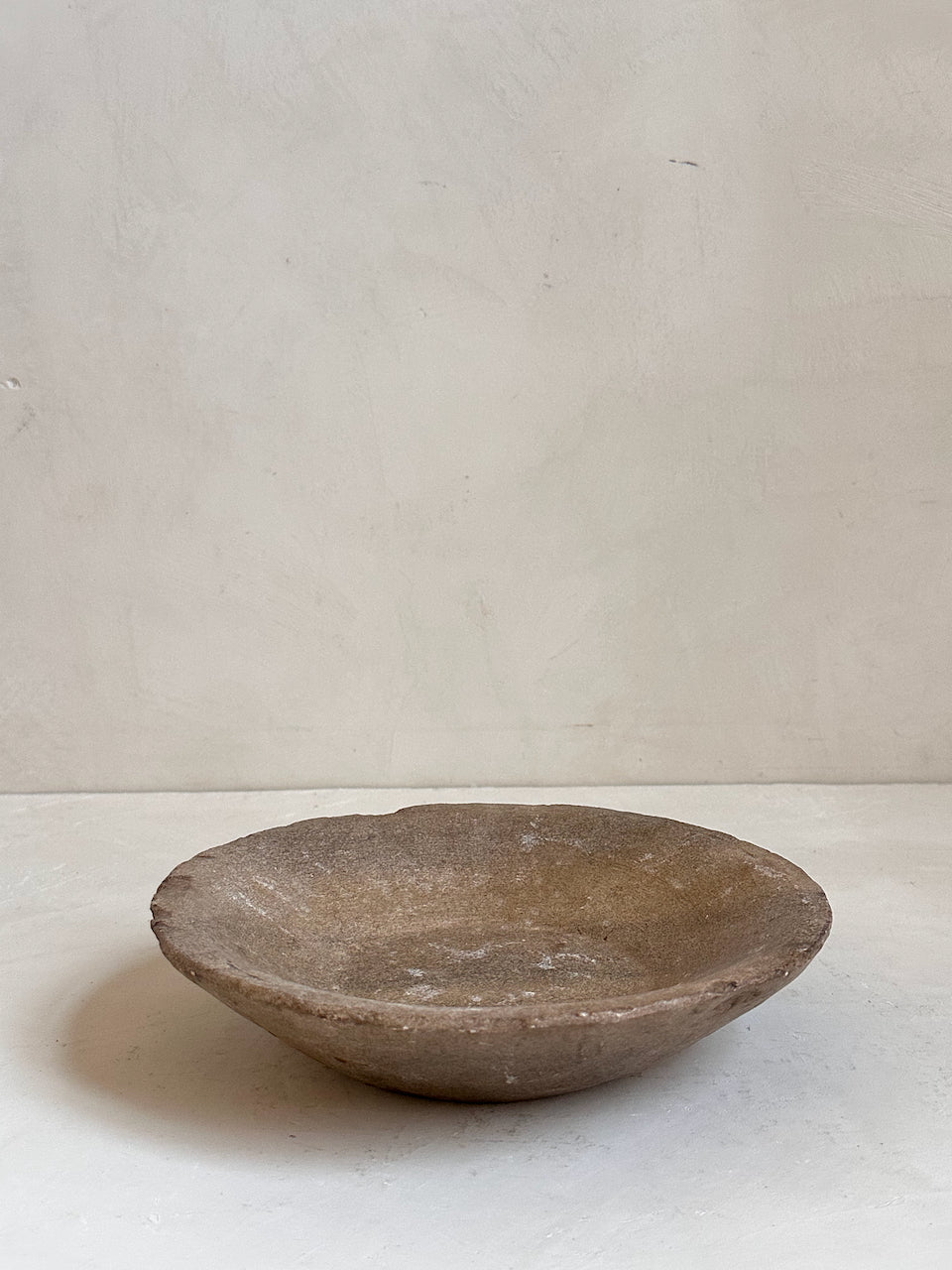 The Corner - Antique Stone plate N° 41 - Table & Kitchenware