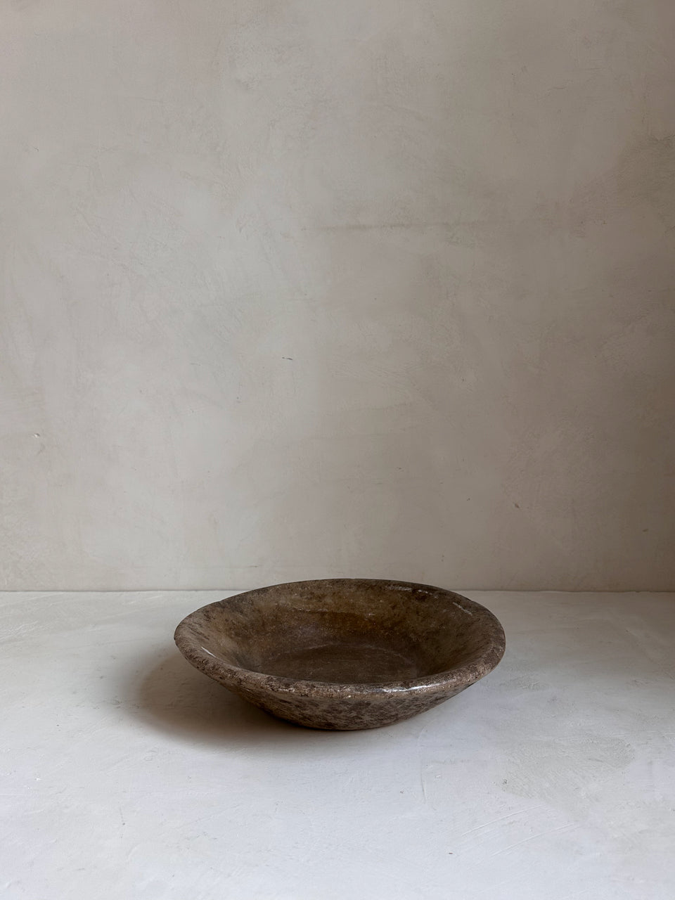 The Corner - Antique stone plate N° 50 - Table & Kitchenware