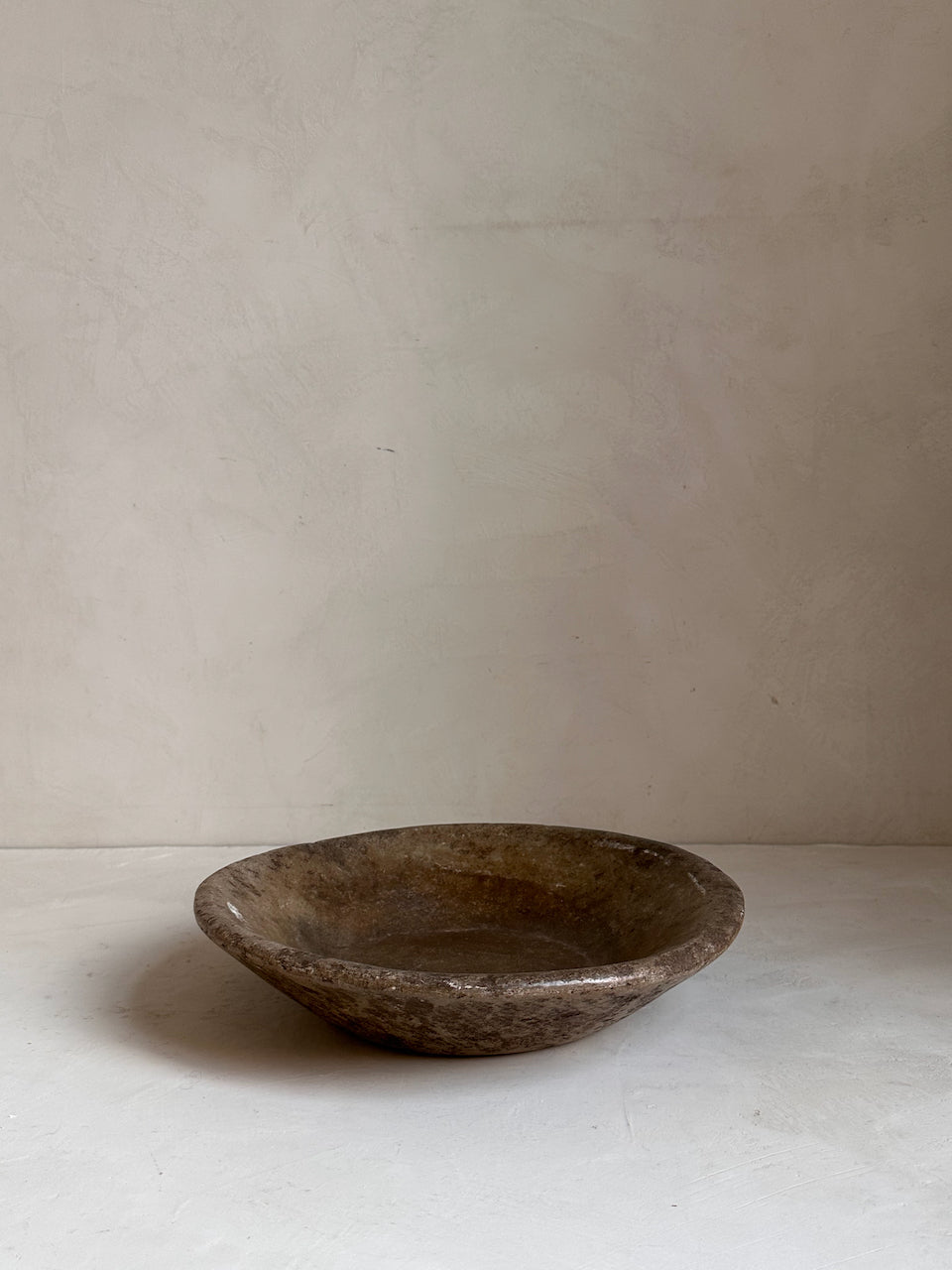 The Corner - Antique stone plate N° 50 - Table & Kitchenware