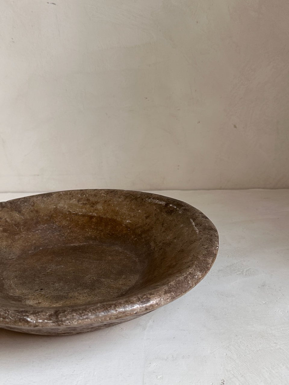 The Corner - Antique stone plate N° 50 - Table & Kitchenware