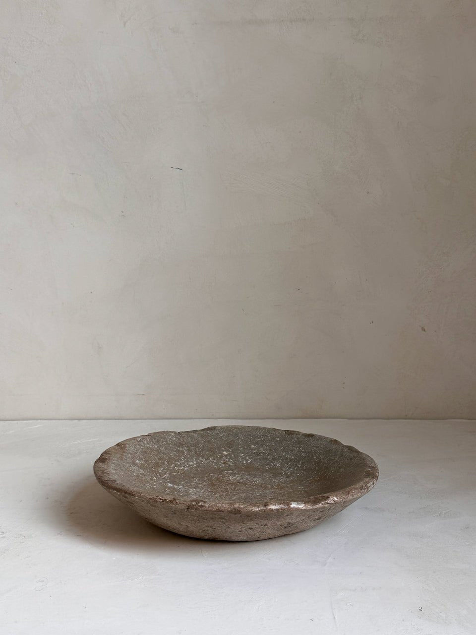 The Corner - Antique stone plate N° 51 - Table & Kitchenware